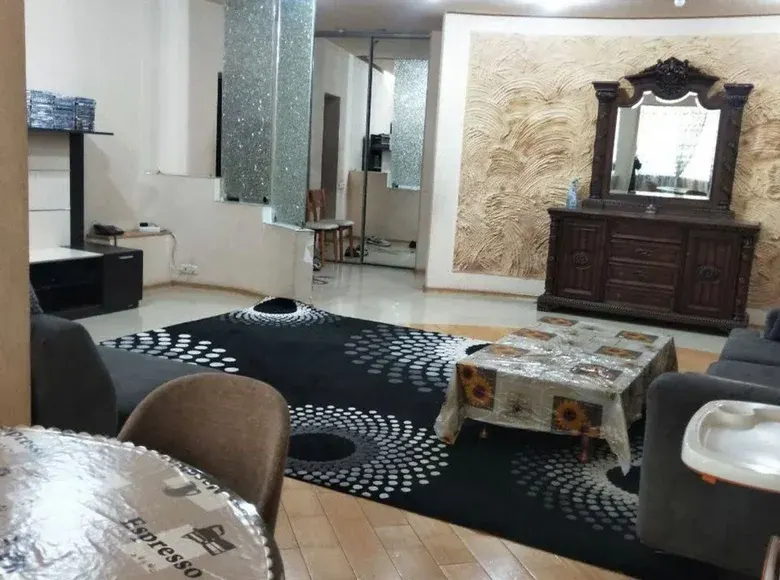 Sotiladi 4 xonali kvartira, 130 m², 3/4 qavat — Chilonzor tumani