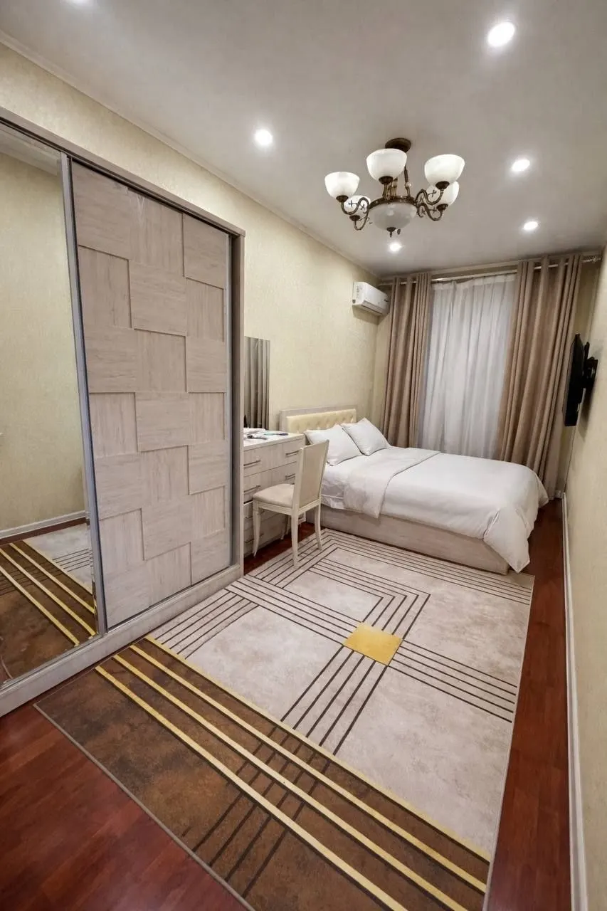 Продаётся 4-комнатная квартира, 80 м², 2/4 этаж — Юнусабадский район