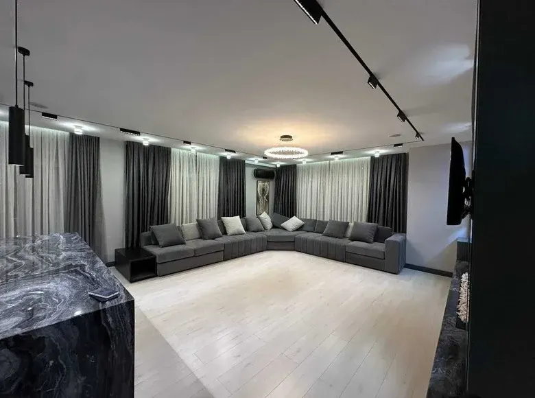 Сотилади 3 хонали квартира, 130 м², 12/12 қават — Мирзо Улуғбек тумани