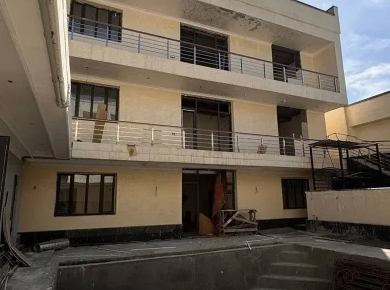 Sotiladi tijorat binosi, 1200 m², 7 sotix — Yunusobod tumani