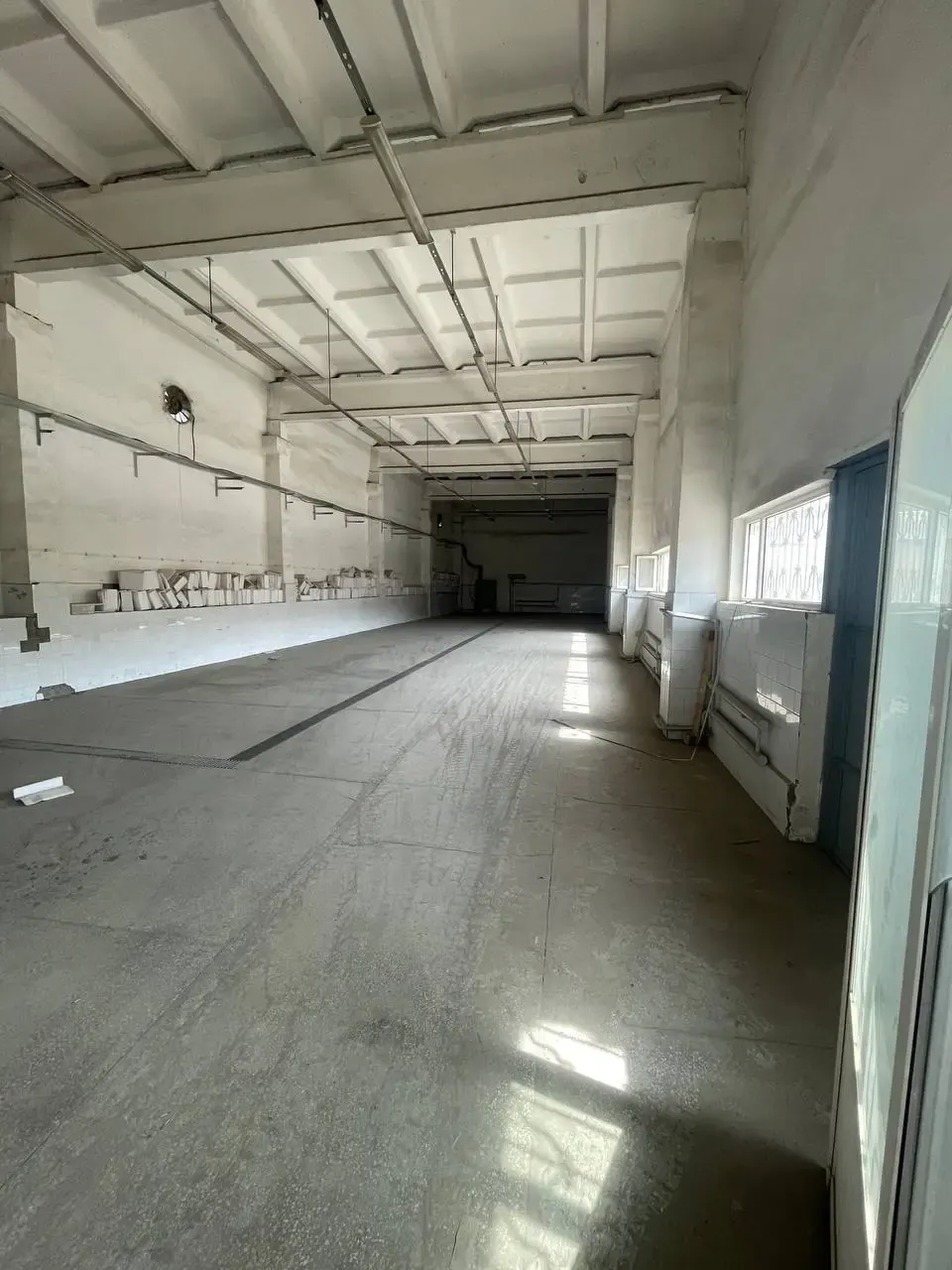 Ижарага берилади тижорат биноси, 1300 м², 1/2 қават — Бектемир тумани