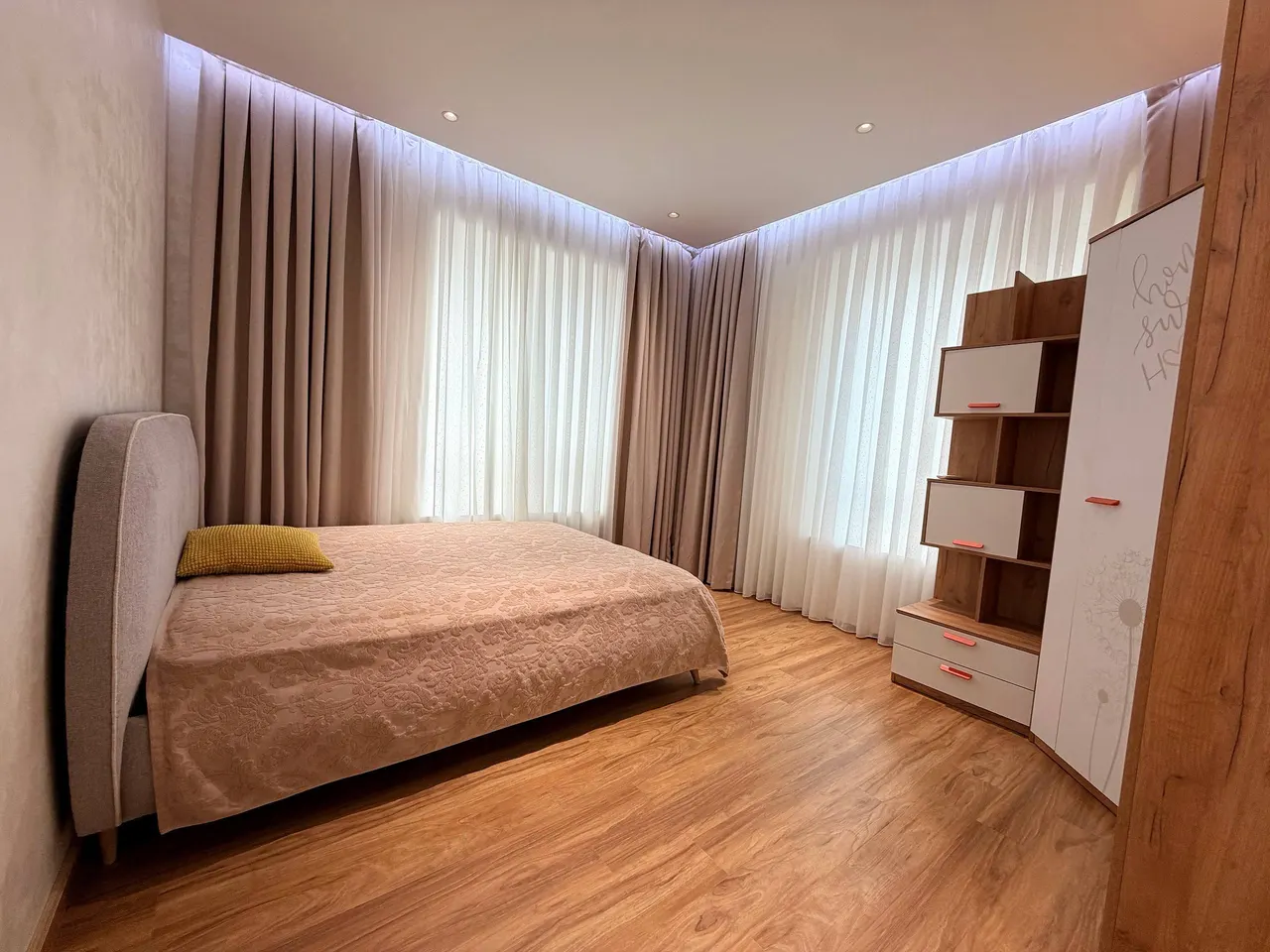 Сдаётся 3-комнатная квартира, 75 м², 7/16 этаж — Мирабадский район