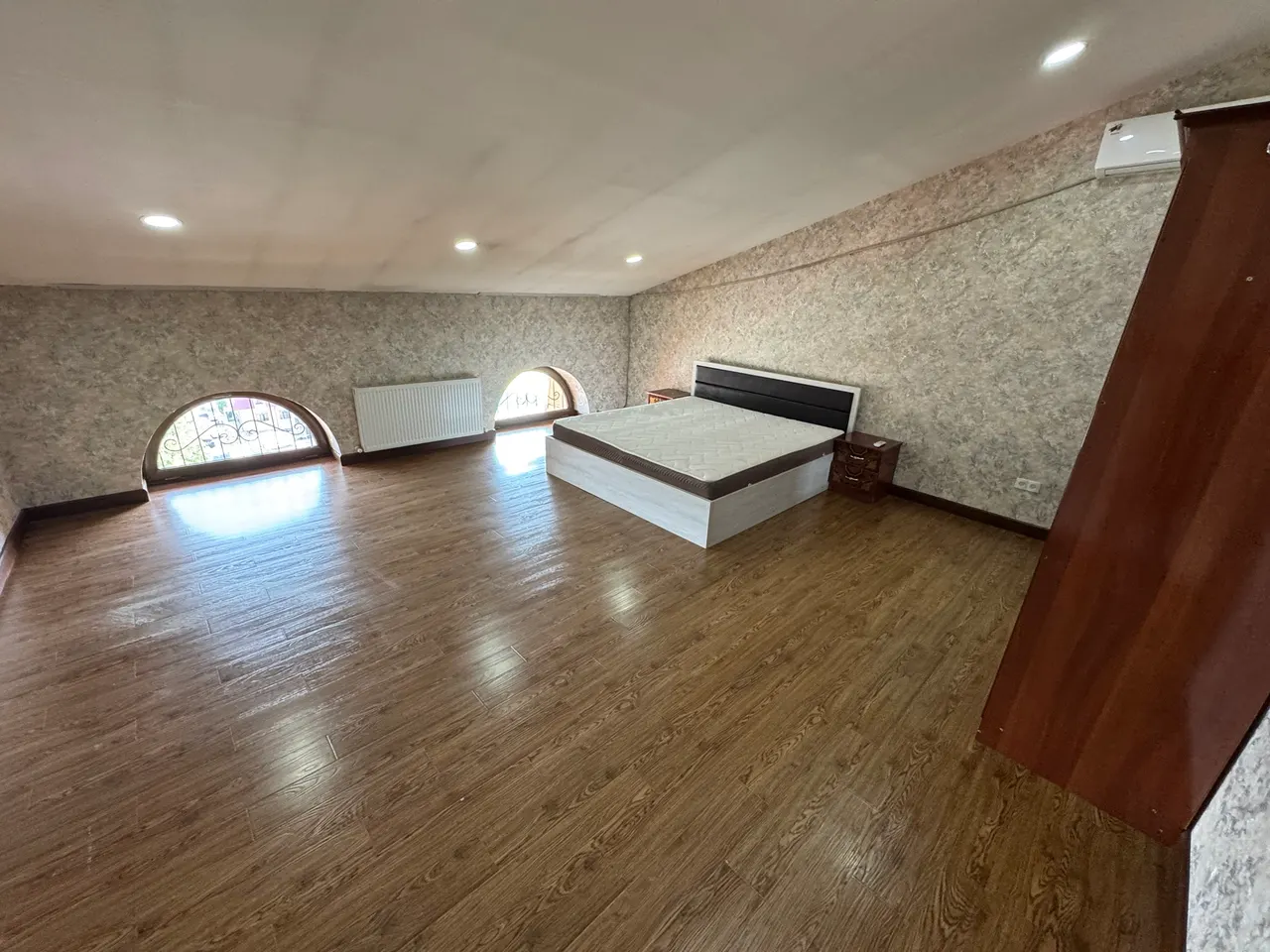 Ижарага берилади 4 хонали квартира, 210 м², 7/7 қават — Юнусобод тумани
