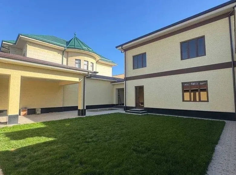 Sotiladi 5 xonali hovli uy, 230 m² — Mirzo Ulugʻbek tumani
