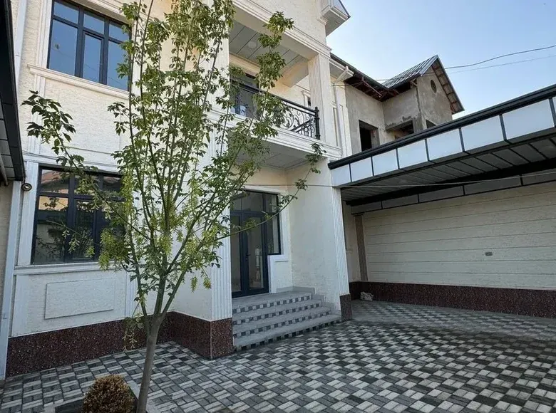 Сотилади 6 хонали ҳовли уй, 100 м² — Қибрай тумани