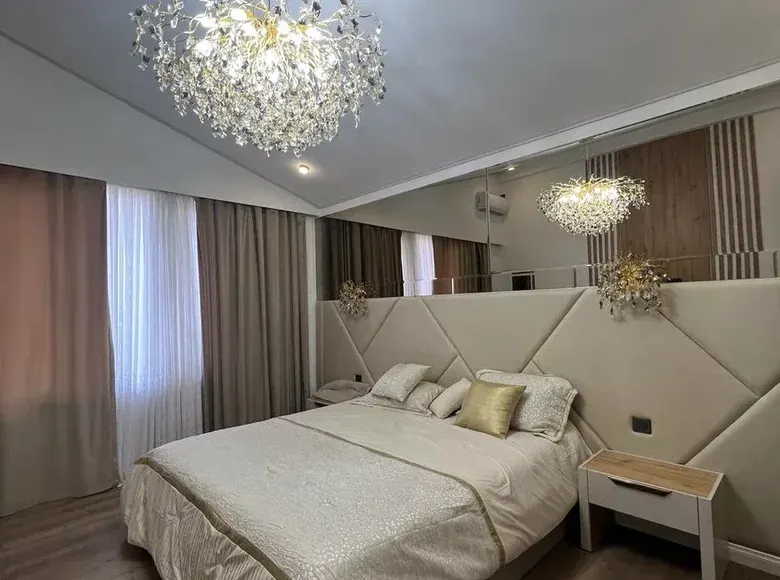 Сотилади 3 хонали квартира, 175 м², 5/7 қават — Мирзо Улуғбек тумани