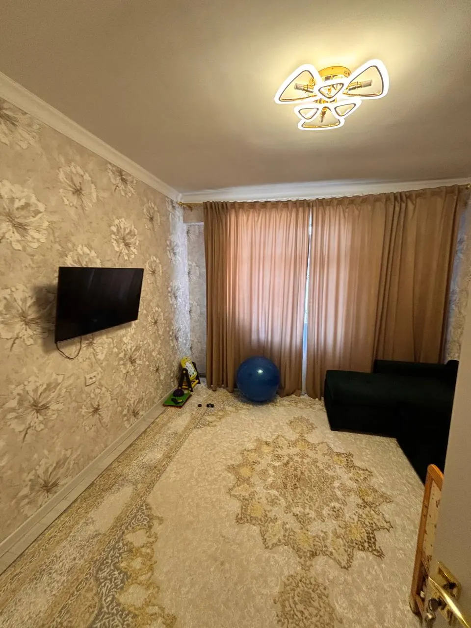 Продаётся 2-комнатная квартира, 53 м², 10/11 этаж — Шайхантахурский район