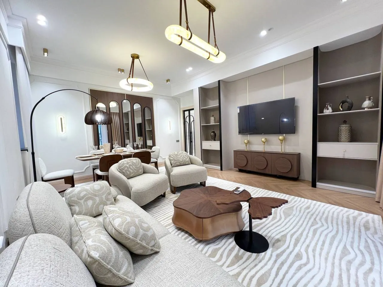 Sotiladi 6 xonali kvartira, 224 m², 7/8 qavat — Yunusobod tumani