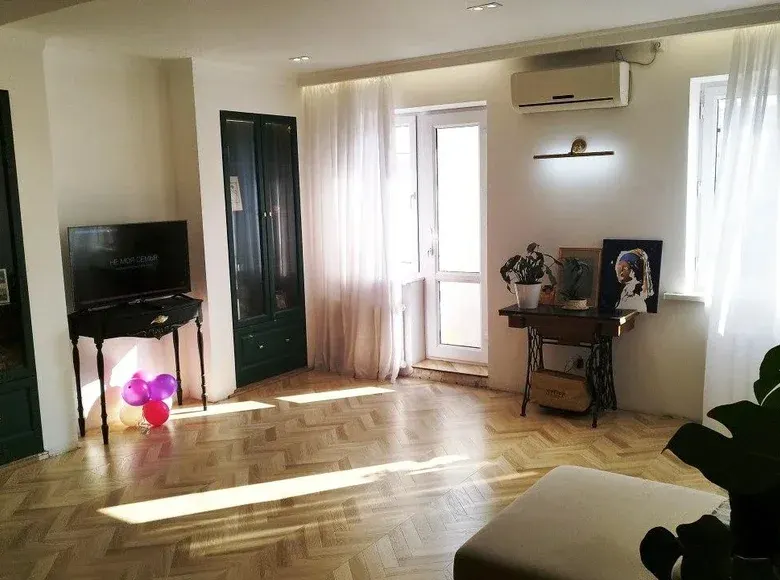 Sotiladi 3 xonali kvartira, 130 m², 8/9 qavat — Yakkasaroy tumani