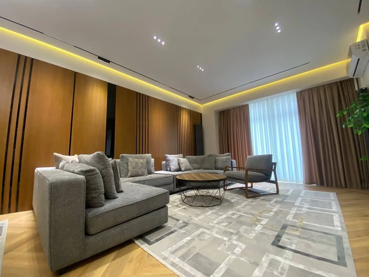 Ижарага берилади 3 хонали квартира, 115 м², 7/12 қават — Миробод тумани