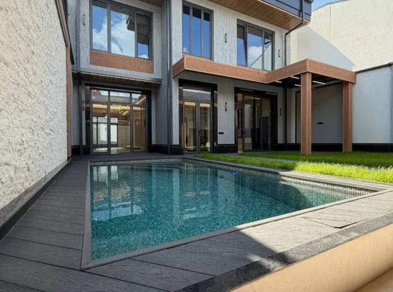 Продаётся 6-комнатный дом, 3.5 сот., 400 м² — Яккасарайский район