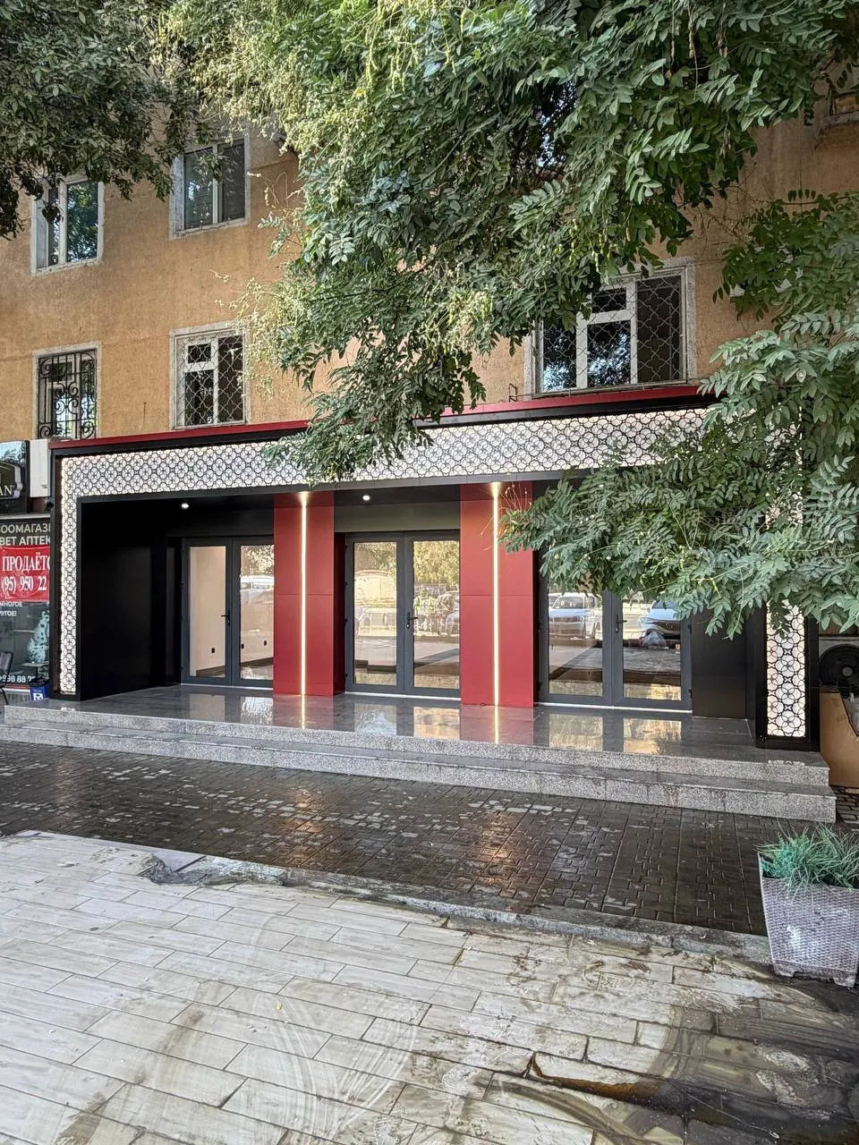 Сотилади тижорат биноси, 35 м², 1/4 қават — Мирзо Улуғбек тумани