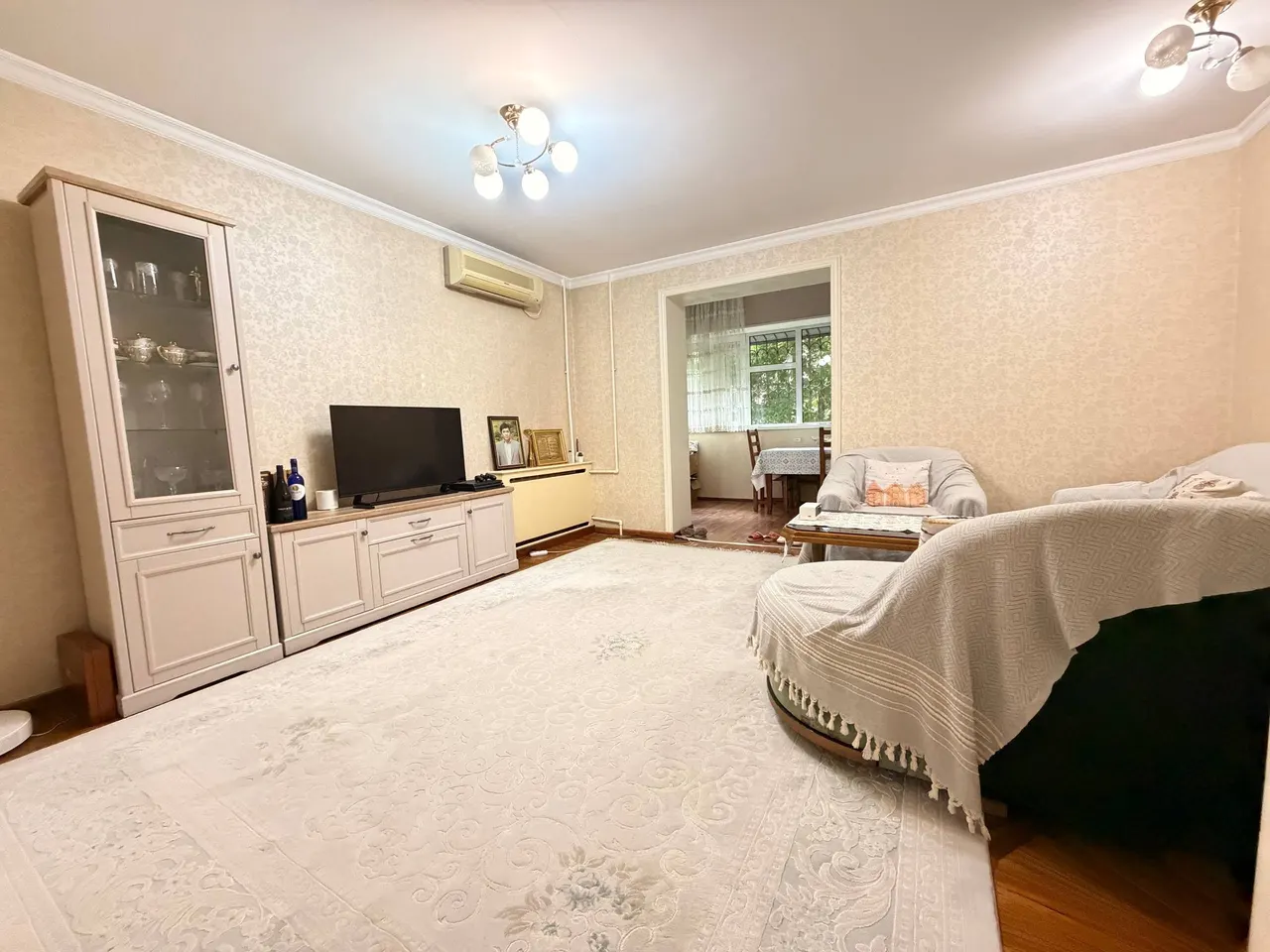 Sotiladi 4 xonali kvartira, 90 m², 2/4 qavat — Mirobod tumani