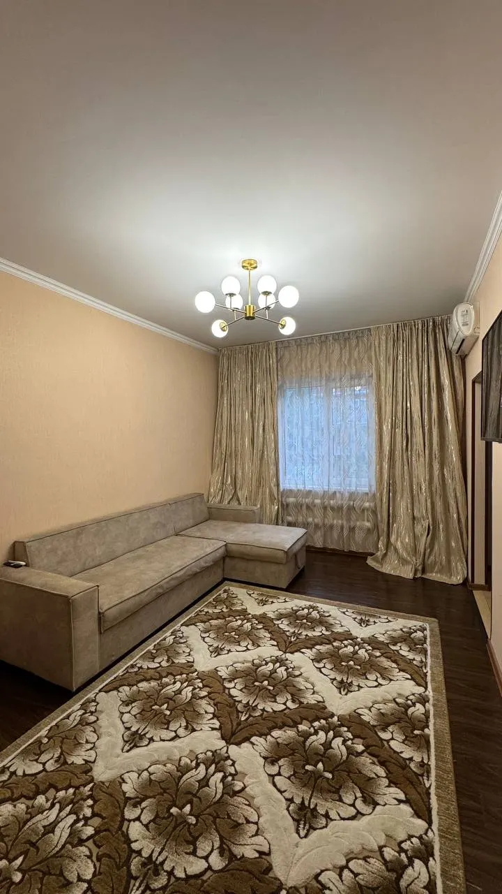 Продаётся 3-комнатная квартира, 49 м², 1/4 этаж — Яккасарайский район