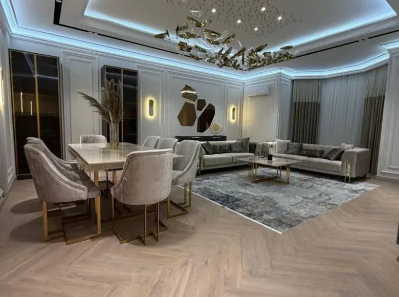 Сотилади 4 хонали квартира, 180 м², 2/5 қават — Мирзо Улуғбек тумани