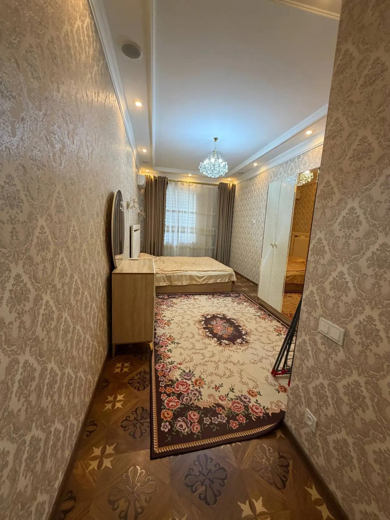 Ижарага берилади 4 хонали квартира, 100 м², 1/4 қават — Мирзо Улуғбек тумани