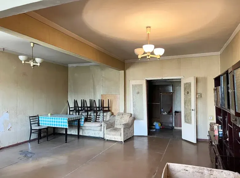 Продаётся 4-комнатная квартира, 92 м², 2/5 этаж — Яшнабадский район