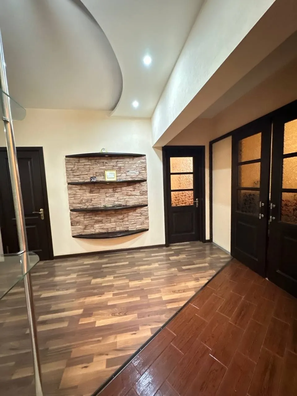 Сотилади 5 хонали квартира, 116 м², 4/9 қават — Миробод тумани
