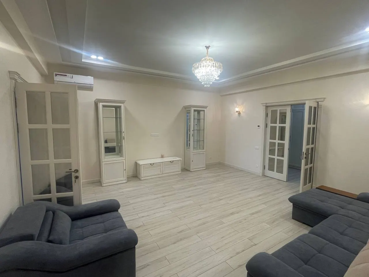 Сдаётся 4-комнатная квартира, 180 м², 5/10 этаж — Мирзо-Улугбекский район