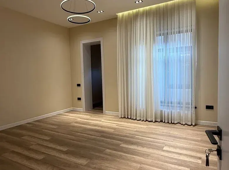 Sotiladi 6 xonali hovli uy, 3 sotix, 412 m² — Yunusobod tumani
