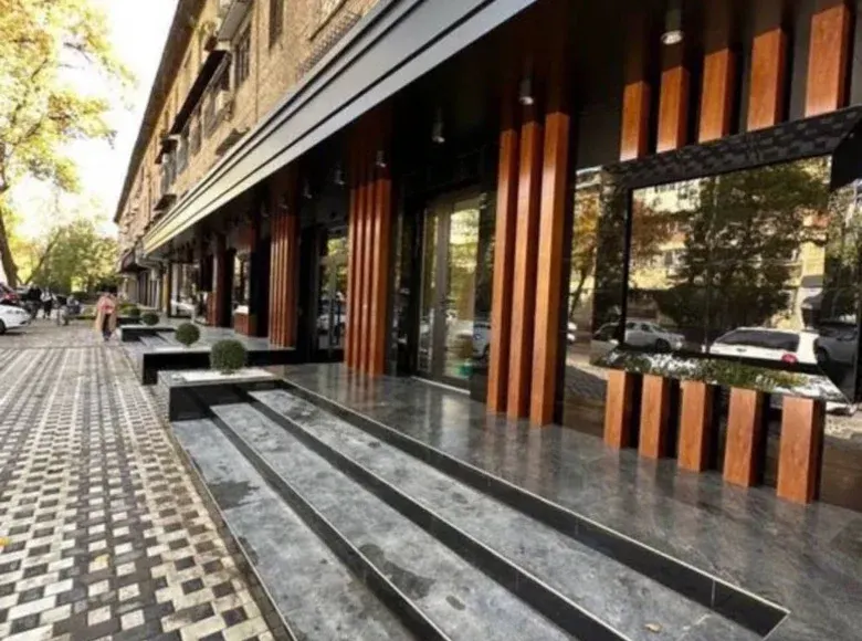 Сотилади тижорат биноси, 100 м² — Мирзо Улуғбек тумани