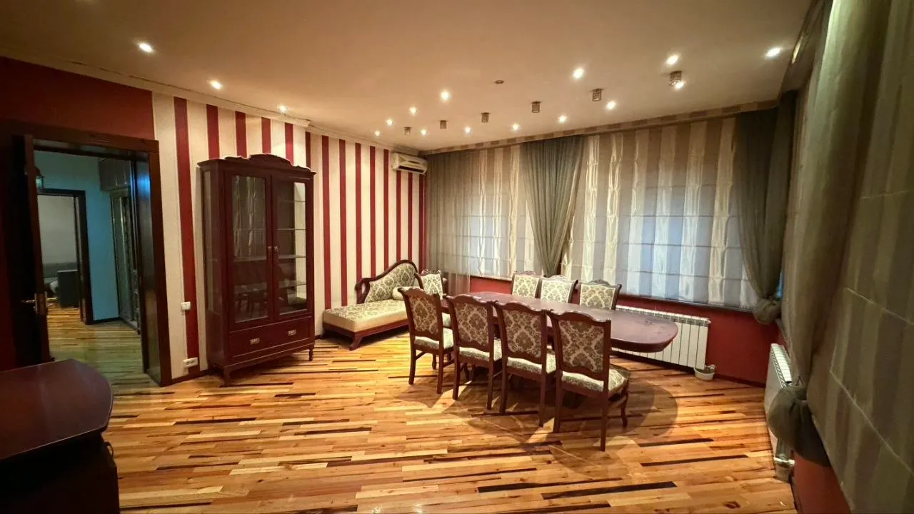Sotiladi 4 xonali kvartira, 106 m², 2/2 qavat — Yunusobod tumani