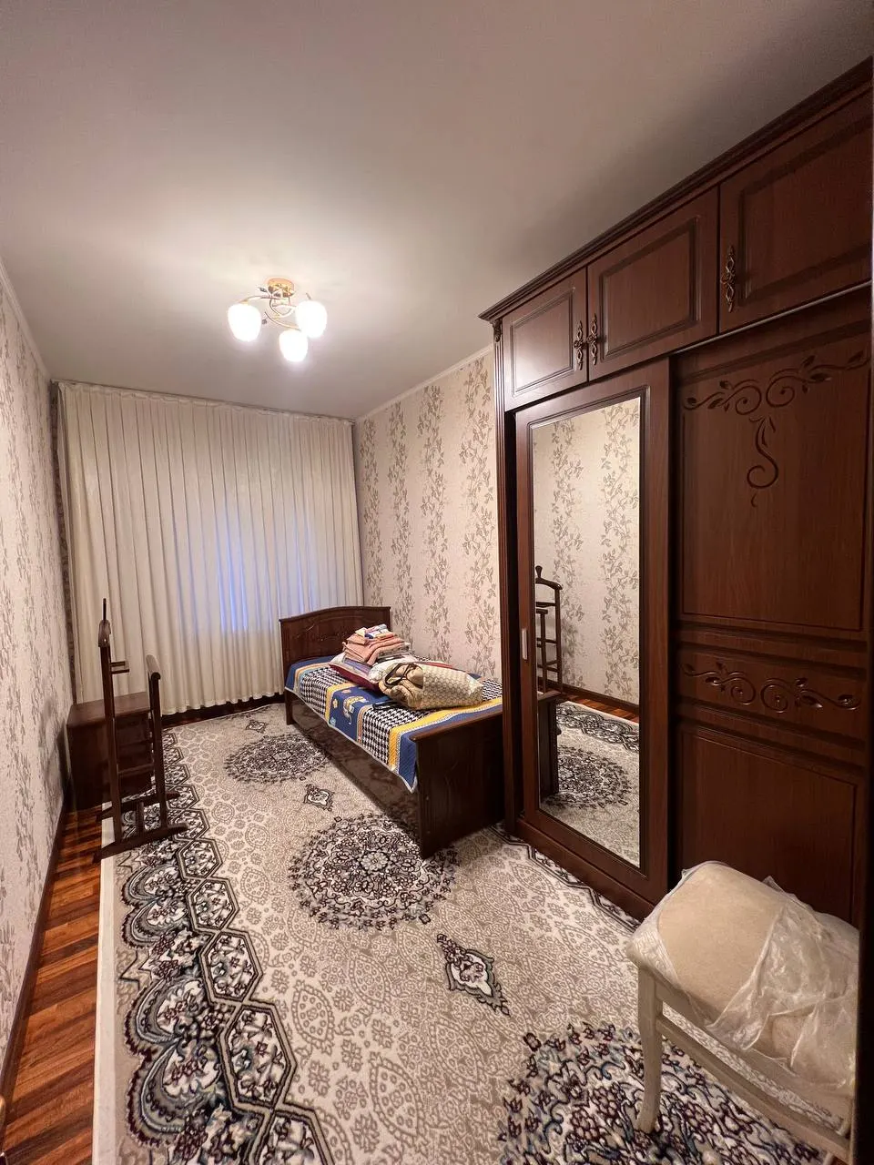 Сдаётся 5-комнатная квартира, 154 м², 2/5 этаж — Яккасарайский район
