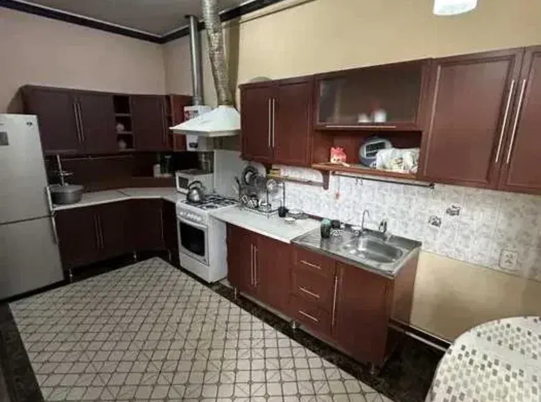 Сдаётся 5-комнатный дом, 3.3 сот. — Мирабадский район