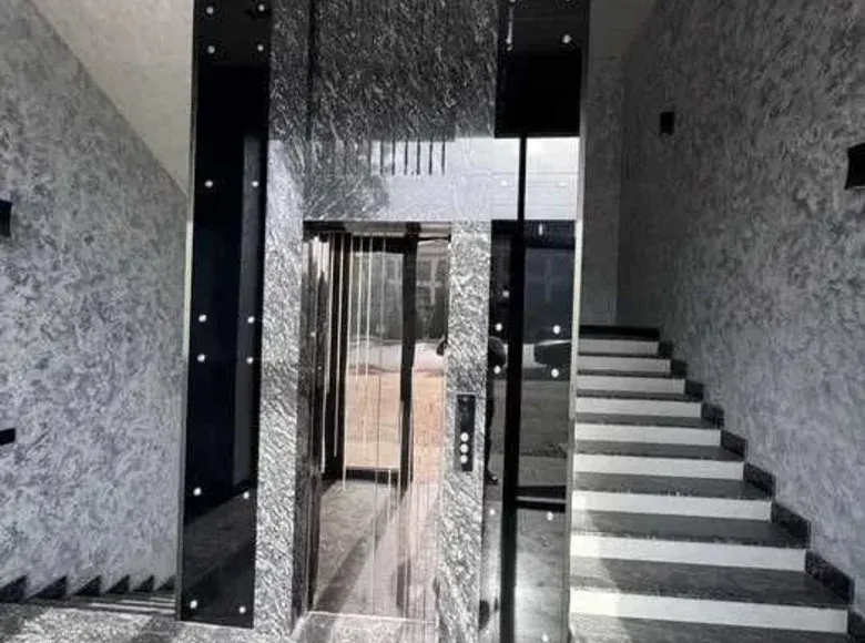 Sotiladi tijorat binosi, 1724 m², 1/3 qavat — Shayxontohur tumani