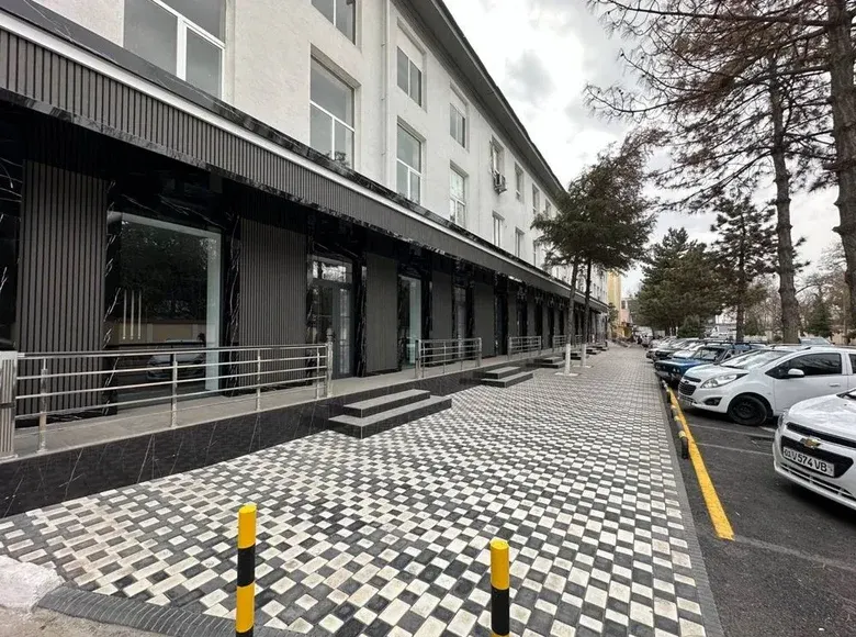 Sotiladi tijorat binosi, 90 m² — Yashnobod tumani