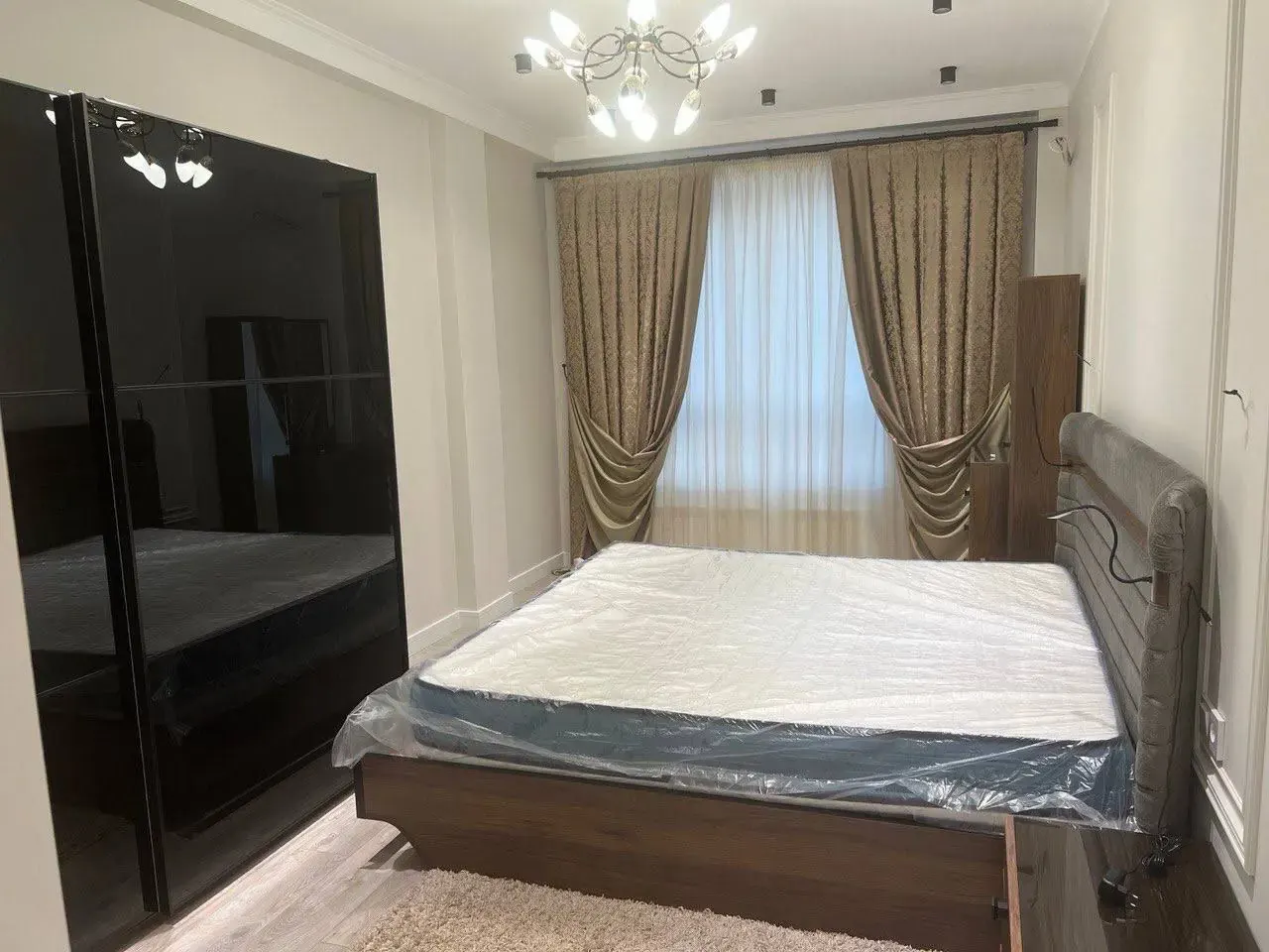 Ижарага берилади 3 хонали квартира, 100 м², 4/9 қават — Яккасарой тумани