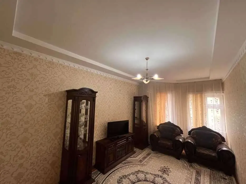 Сдаётся 5-комнатный дом, 150 м² — Мирабадский район