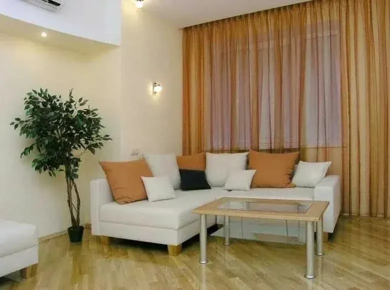 Ижарага берилади 2 хонали квартира, 78 м², 3/8 қават — Яккасарой тумани