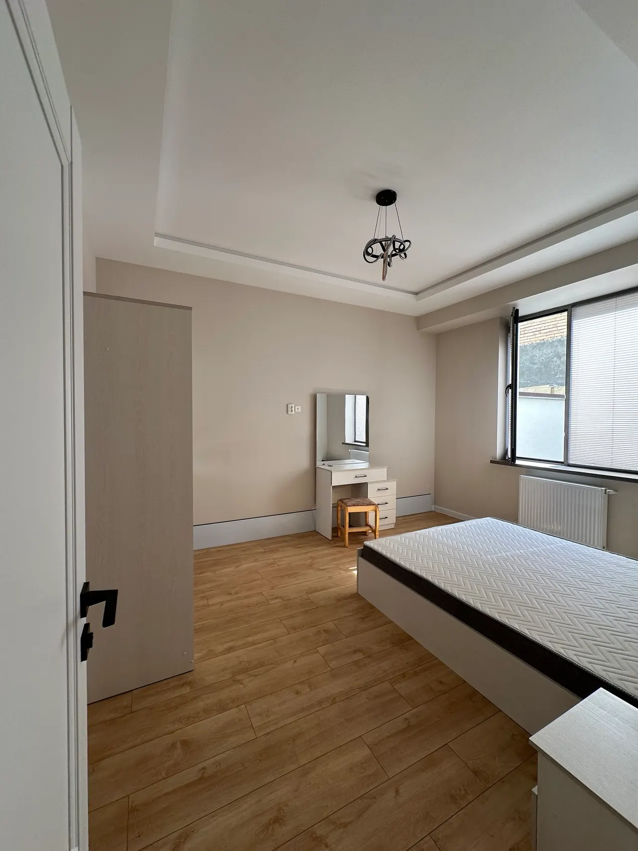 Sotiladi 4 xonali kvartira, 113 m², 1/3 qavat — Uchtepa tumani