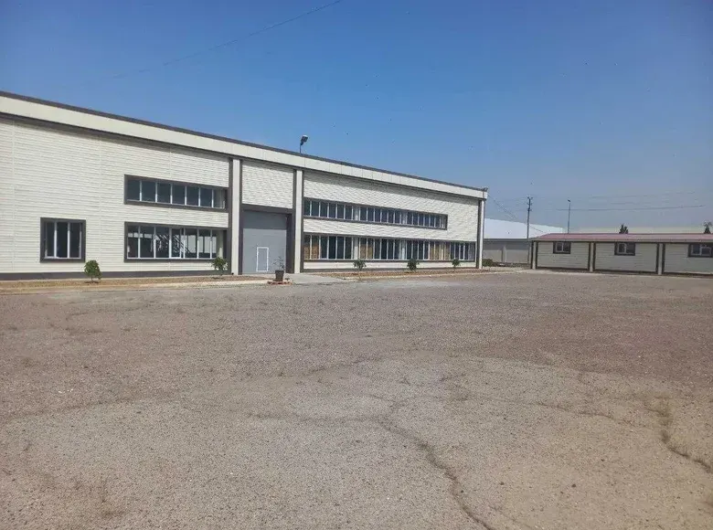 Сотилади тижорат биноси, 945 м², 54 сотих, 1/1 қават — Бектемир тумани