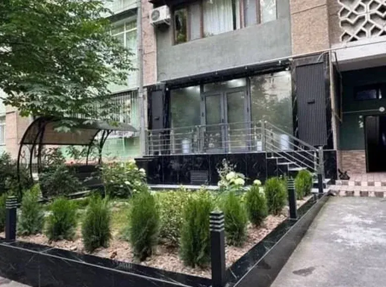 Sotiladi tijorat binosi, 93 m² — Yakkasaroy tumani