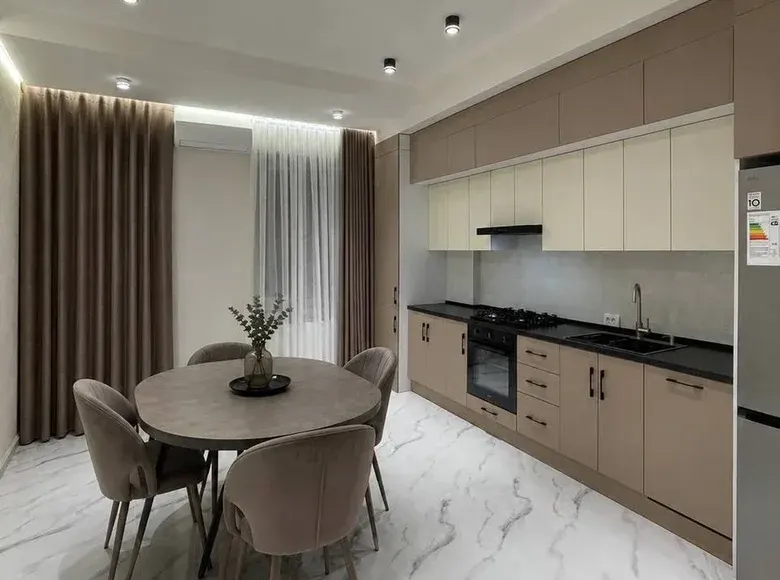 Сдаётся 4-комнатная квартира, 130 м², 6/10 этаж — Мирзо-Улугбекский район