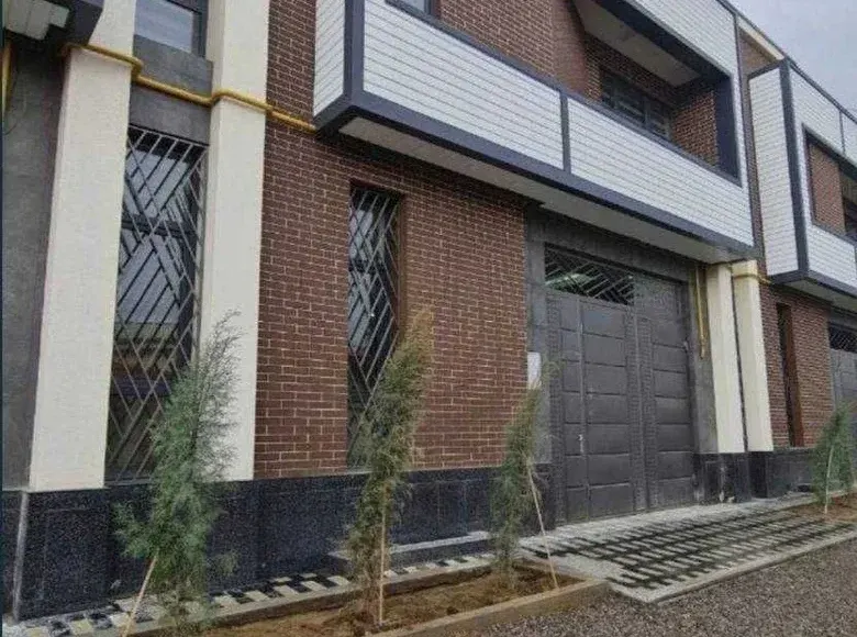 Sotiladi 8 xonali hovli uy, 4.1 sotix — Sergeli tumani
