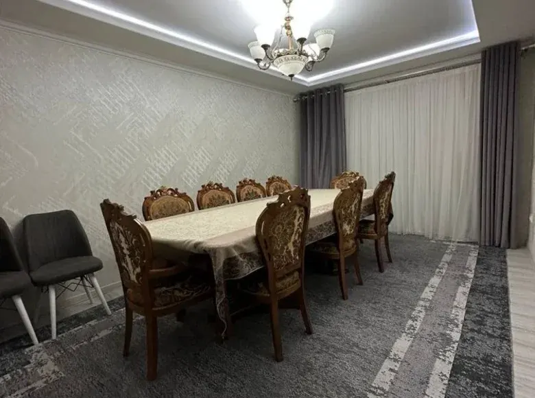 Sotiladi 2 xonali kvartira, 62 m², 2/4 qavat — Yakkasaroy tumani