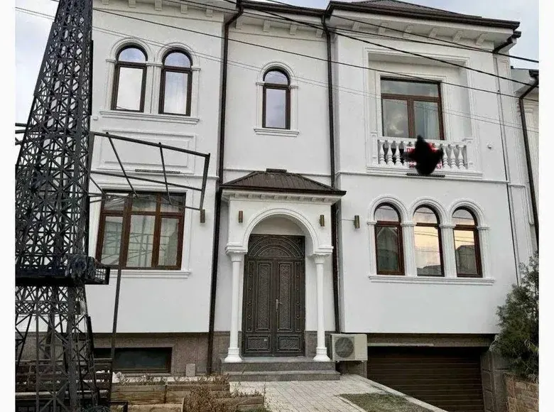 Sotiladi 5 xonali hovli uy, 1.5 sotix, 330 m² — Mirzo Ulugʻbek tumani