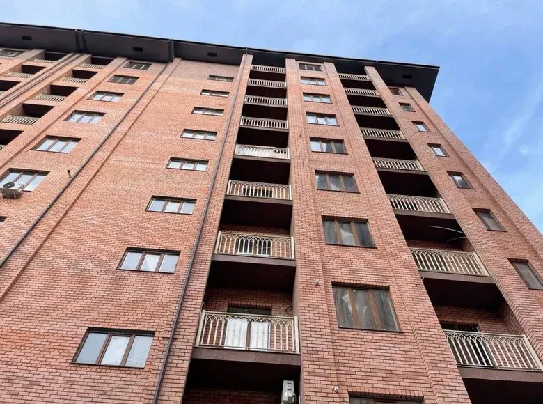 Сотилади 3 хонали квартира, 70 м², 5/10 қават — Мирзо Улуғбек тумани
