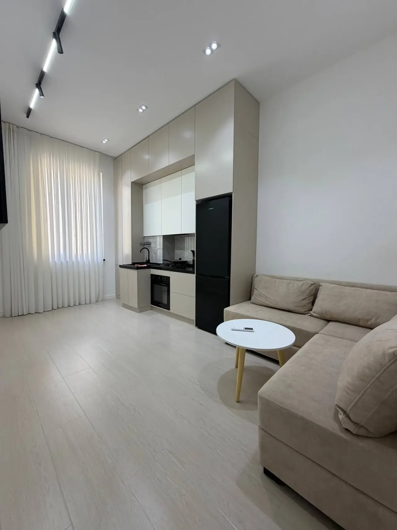Продаётся 4-комнатная квартира, 101 м², 4/10 этаж — Юнусабадский район
