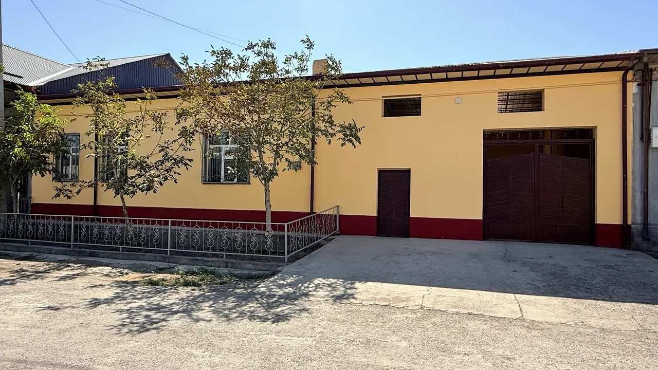 Sotiladi hovli uy, 6 sotix — Uchkoʻprik tumani