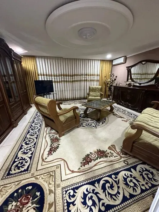 Сдаётся 4-комнатная квартира, 110 м², 1/10 этаж — Яккасарайский район