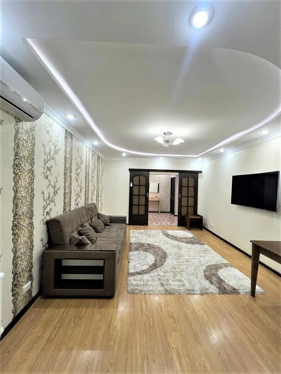 Ижарага берилади 4 хонали квартира, 100 м², 1/4 қават — Яккасарой тумани