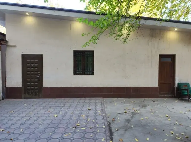 Сотилади тижорат биноси, 150 м², 1.5 сотих — Юнусобод тумани