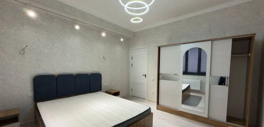 Sotiladi 3 xonali kvartira, 80 m², 7/10 qavat — Yakkasaroy tumani