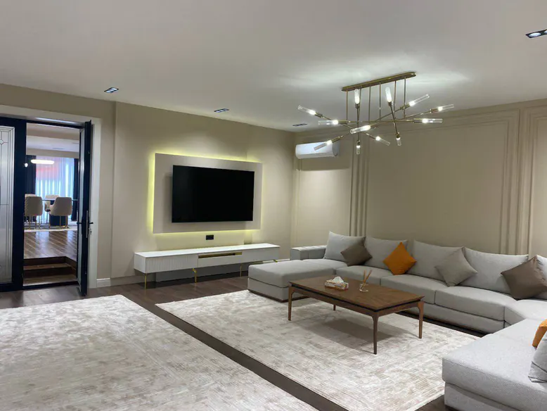 Сдаётся 4-комнатная квартира, 140 м², 5/8 этаж — Мирабадский район