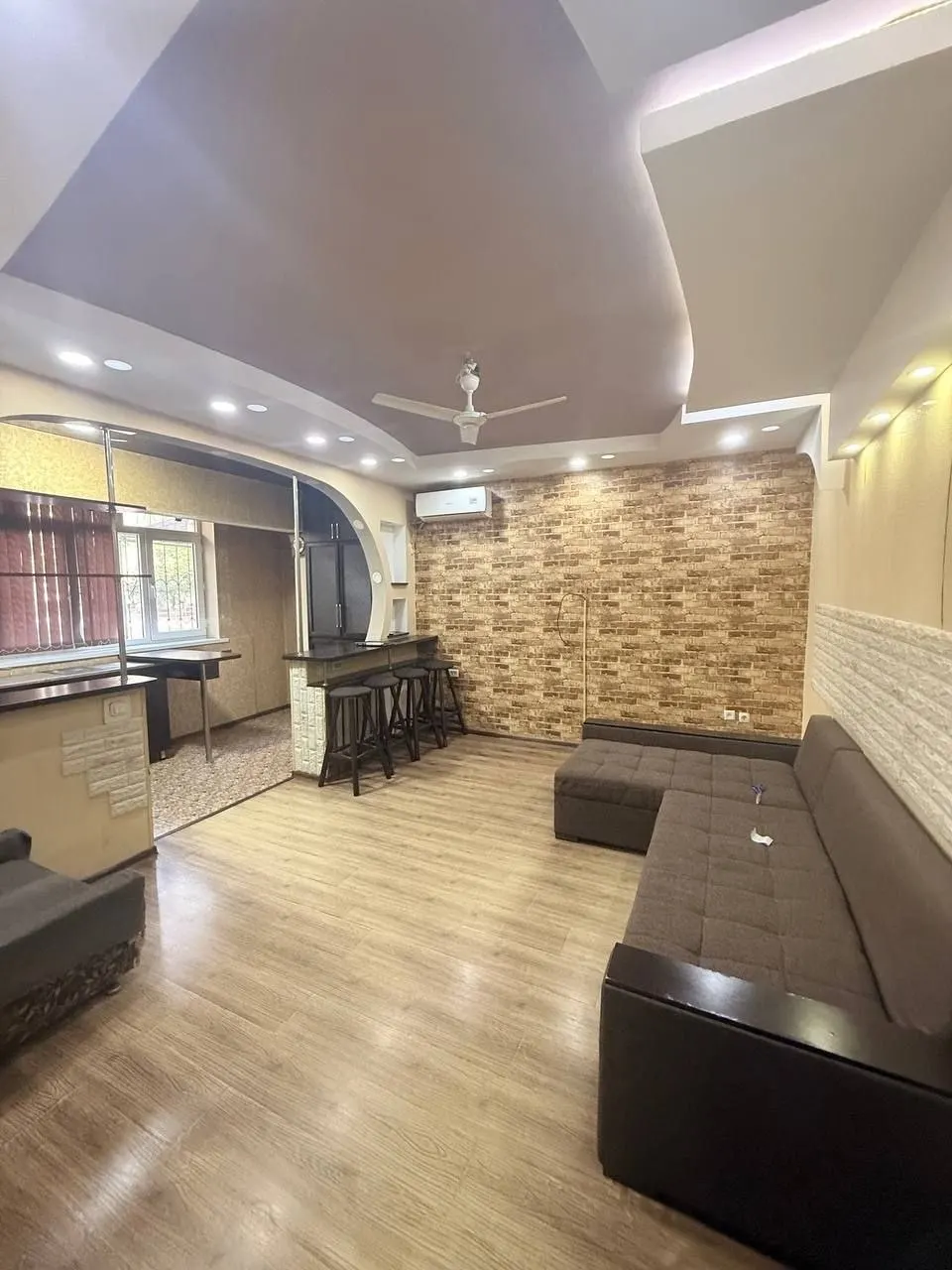 Сотилади 2 хонали квартира, 60 м², 1/9 қават — Чилонзор тумани