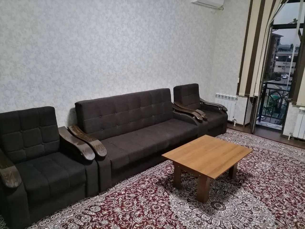 Сдаётся 3-комнатная квартира, 65 м², 3/5 этаж — Яккасарайский район